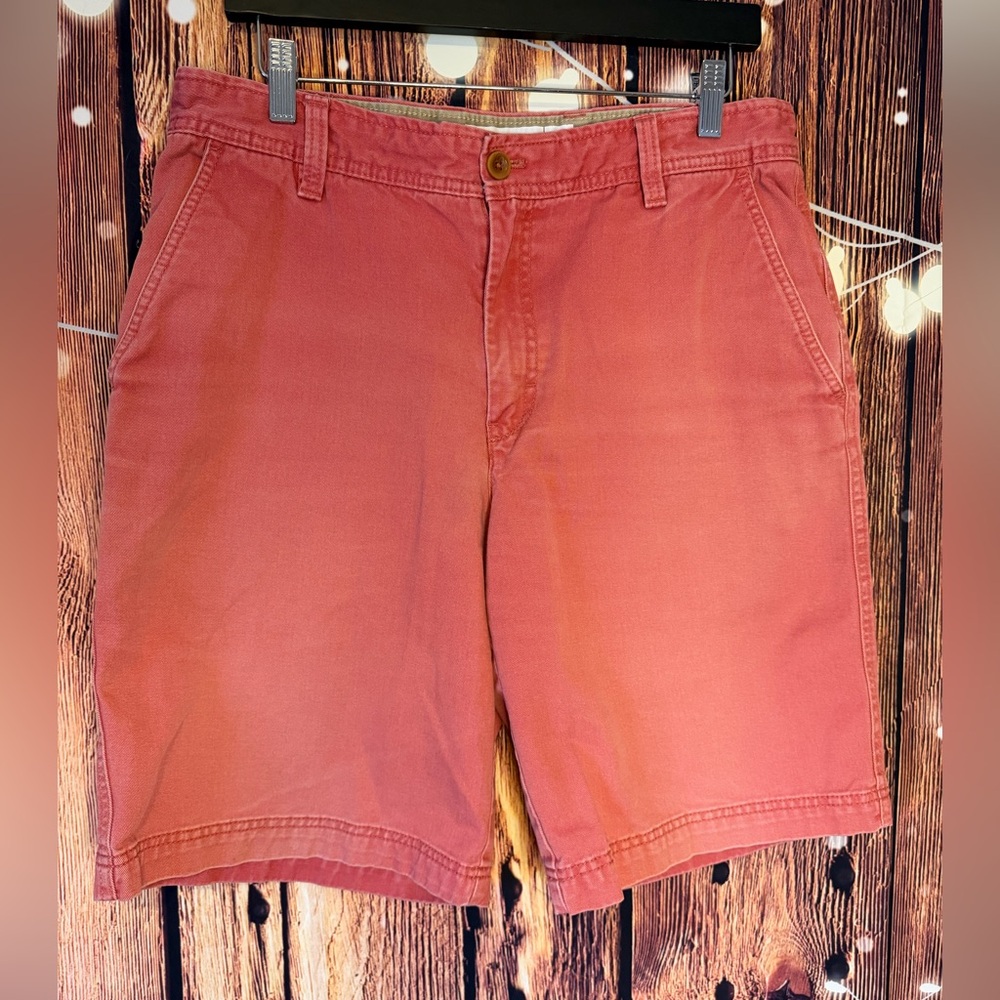 Izod Men's Salmon Flat Front Shorts
